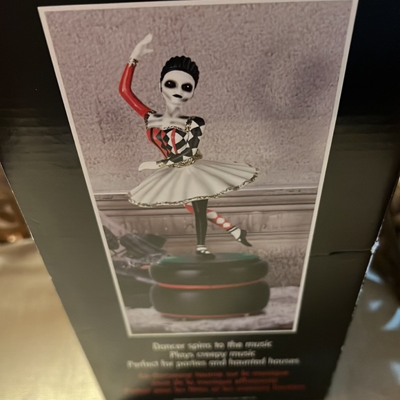 New Animated Harlequin Music Box NWB - Picture 3 of 3